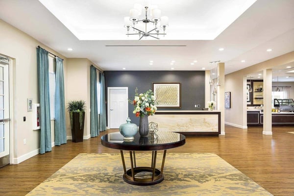 2_Caddis_Heartis_Fayetteville_ALBuilding_Foyer_01_webuse