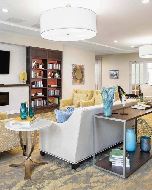 2_Caddis_Heartis_Fayetteville_ILBuilding_LivingRoom_02_4x5